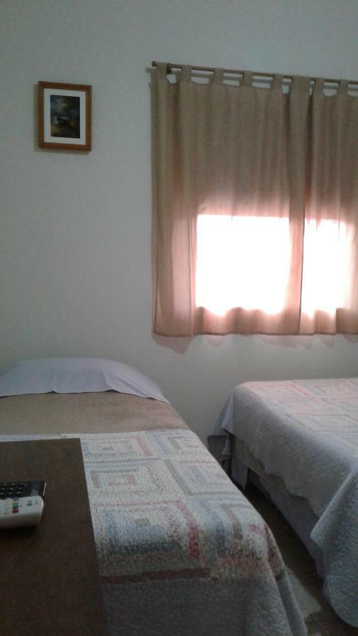 Hospedaria Servos De Maria أباريسيدا المظهر الخارجي الصورة